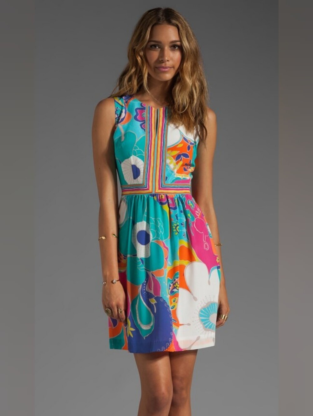Trina Turk 100% Silk Vibrant Floral Split-Neck Mini Dress Size 6 - Picture 6 of 11